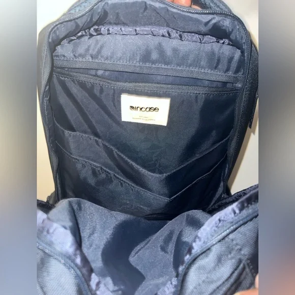 INCASE Icon Backpack - Picture 5 of 7